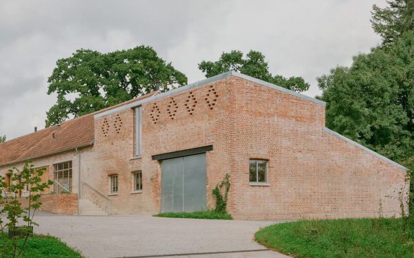 Feature image for Wraxall Yard by Clementine Blakemore Architects